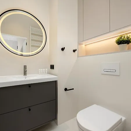 Luksusowe W Centrum Wroclawia Blisko Parku Z Klimatyzacja W Salonie By Renters * Wrocław