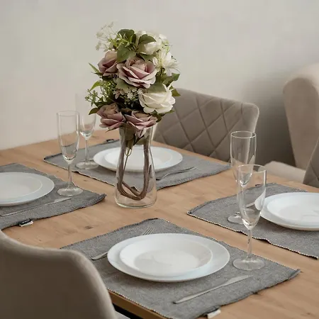 Apartamento Luksusowe W Centrum Wroclawia Blisko Parku Z Klimatyzacja W Salonie By Renters Breslavia