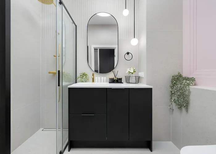 Luksusowe W Centrum Wroclawia Blisko Parku Z Klimatyzacja W Salonie By Renters *