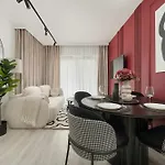 Luksusowe W Centrum Wroclawia Blisko Parku Z Klimatyzacja W Salonie By Renters * Breslau