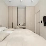 Luksusowe W Centrum Wroclawia Blisko Parku Z Klimatyzacja W Salonie By Renters * Breslau