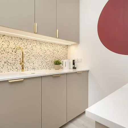 Luksusowy W Centrum Wroclawia Blisko Parku Z Klimatyzacja W Salonie By Renters *