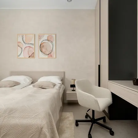 Luksusowe W Centrum Wroclawia Blisko Parku Z Klimatyzacja W Salonie By Renters Wrocław