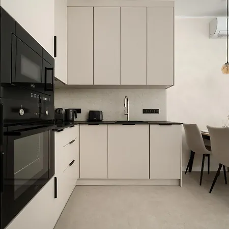 Luksusowe W Centrum Wroclawia Blisko Parku Z Klimatyzacja W Salonie By Renters Apartamento