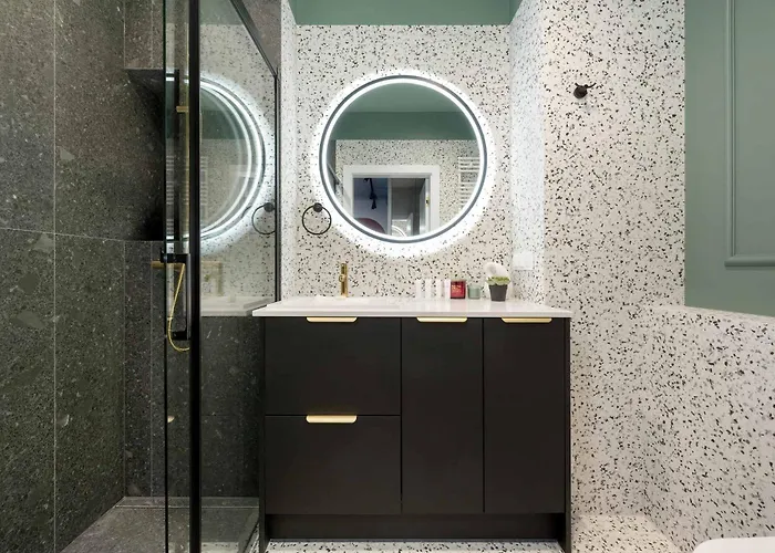 Luksusowe W Centrum Wroclawia Blisko Parku Z Klimatyzacja W Salonie By Renters Lägenhet