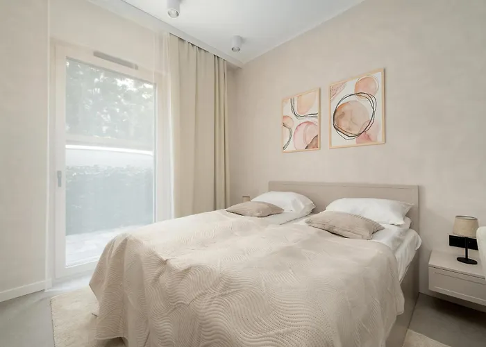 Luksusowe W Centrum Wroclawia Blisko Parku Z Klimatyzacja W Salonie By Renters