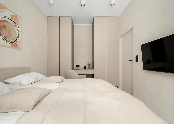 Luksusowe W Centrum Wroclawia Blisko Parku Z Klimatyzacja W Salonie By Renters * Wrocław