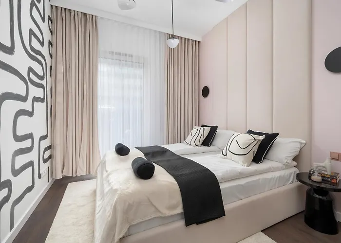 Luksusowe W Centrum Wroclawia Blisko Parku Z Klimatyzacja W Salonie By Renters * Wrocław